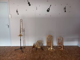 Salle d'instruments cuivres