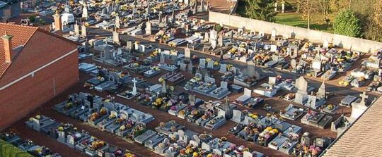 Photo aérienne d'une partie du cimetière.