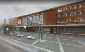 Entrée gare de Douai, située environ à 15 minutes de Râches.